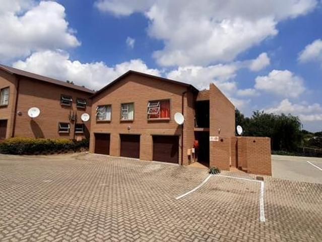 2 Bedroom Townhouse in Radiokop