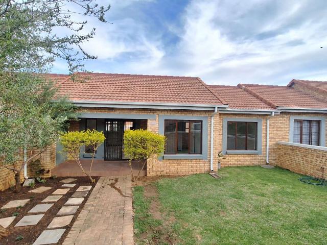 2 Bedroom Townhouse in Randpark Ridge