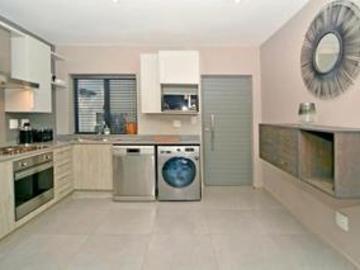 Rivonia Gardens, City of Ekurhuleni Metropolitan Municipality, Gauteng, South Africa