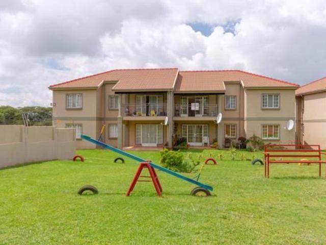 2 Bedroom Townhouse in Roodekrans