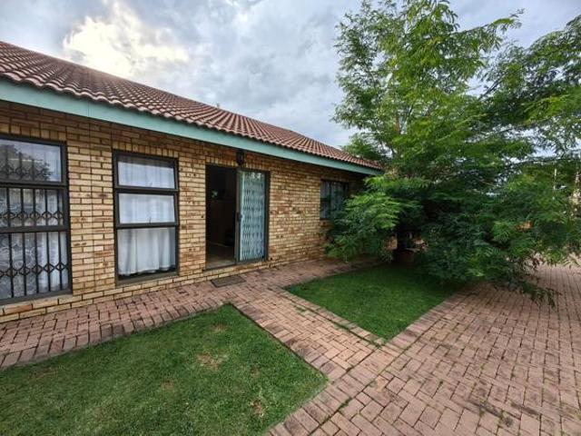 2 Bedroom Townhouse in Roodia