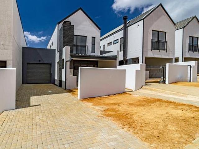 2 Bedroom Townhouse in Stellenbosch Central