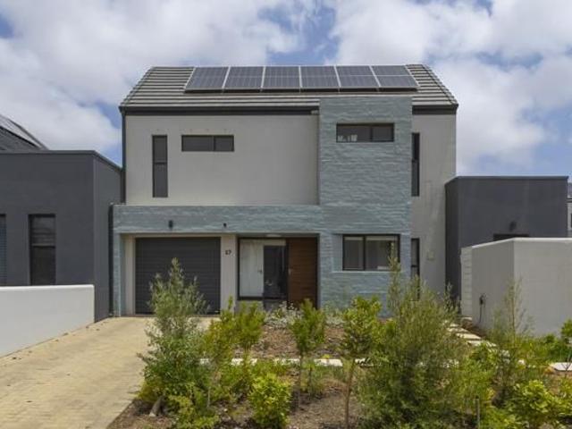 2 Bedroom Townhouse in Stellenbosch Central
