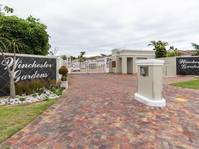 2 Bedroom Townhouse in Summerstrand