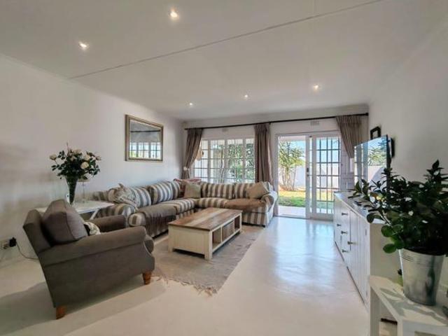 2 Bedroom Townhouse in Sunningdale