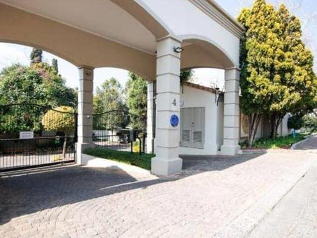 2 Bedroom Townhouse in Sandton Central