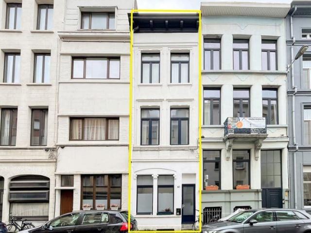 2 bedroom townhouse in the vibrant Zuid district