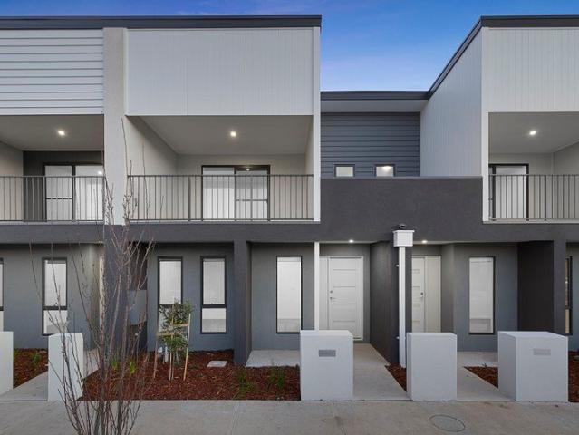 2 bedroom townhouse in the Ascot Estate in Pakenham