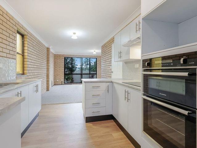 2 BEDROOM TOWNHOUSE IN THE HEART OF CHARLESTOWN