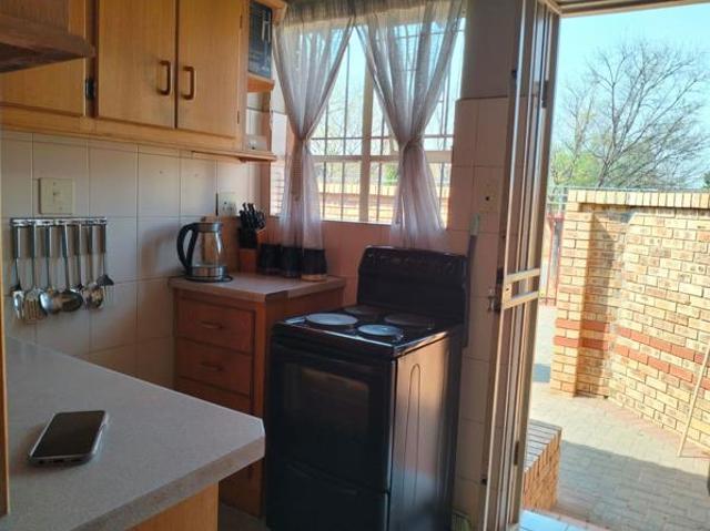 2 Bedroom Townhouse in Uitsig