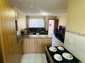 2 Bedroom Townhouse in Vanderbijlpark CW