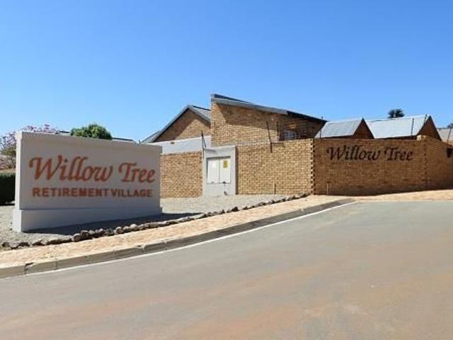 2 Bedroom Townhouse in Weltevreden Park