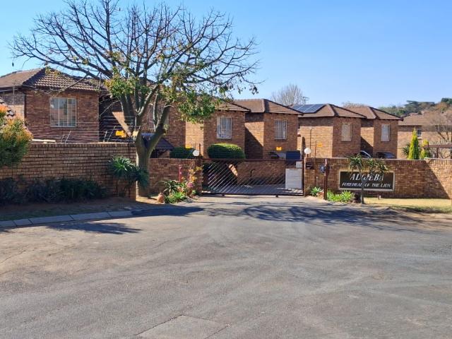 2 Bedroom Townhouse in Wilgeheuwel