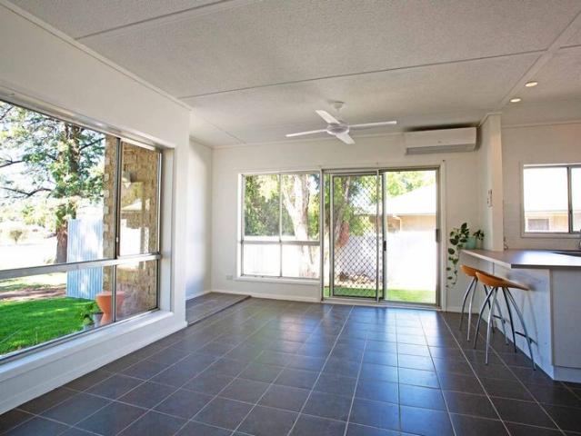 2 Bedroom Townhouse is Superb Position
