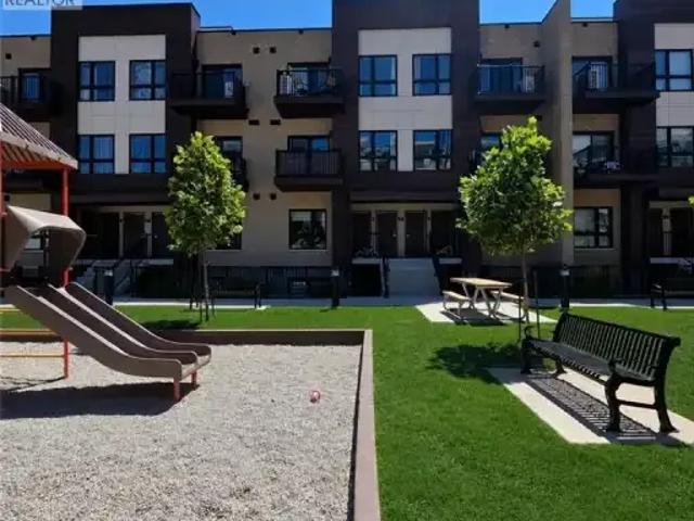 2 Bedroom Townhouse Kitchener ON 104711720