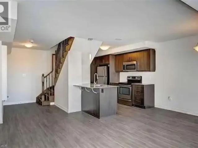 2 Bedroom Townhouse Kitchener ON LS105072127