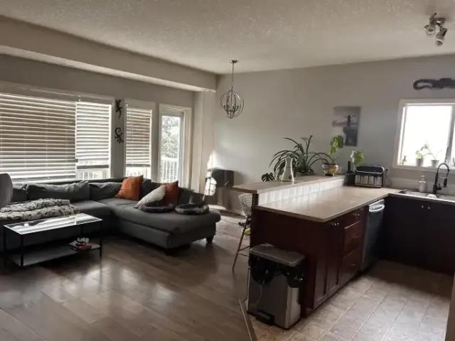 2 Bedroom Townhouse Langdon AB 104986132