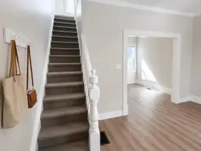 2 Bedroom Townhouse Peterborough ON 105466904