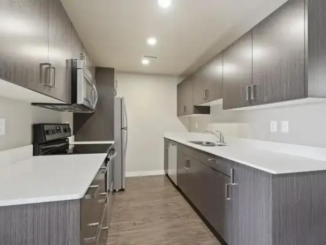 2 Bedroom Townhouse Red Deer AB 105821512