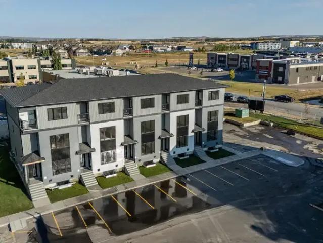 2 Bedroom Townhouse Red Deer County AB 105022931