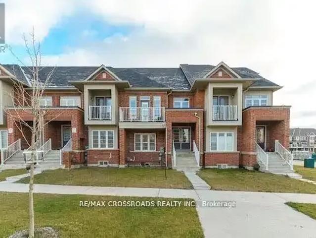 2 Bedroom Townhouse Richmond Hill ON 103579419