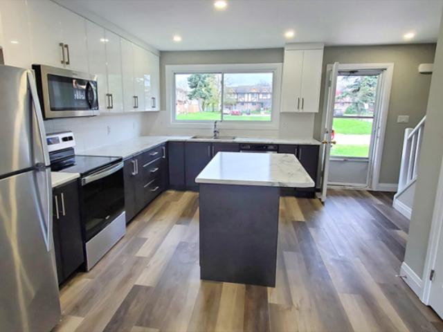 2 Bedroom Townhouse St. Catharines ON 96247358