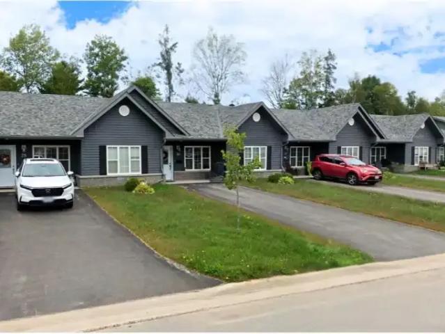 2 Bedroom Townhouse Sault Ste. Marie ON 105858926