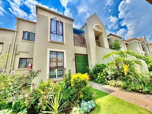 2 Bedroom townhouse sectional to rent in Oakdene, Johannesburg