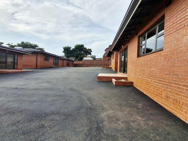 2 Bedroom townhouse sectional to rent in Bluff, Durban