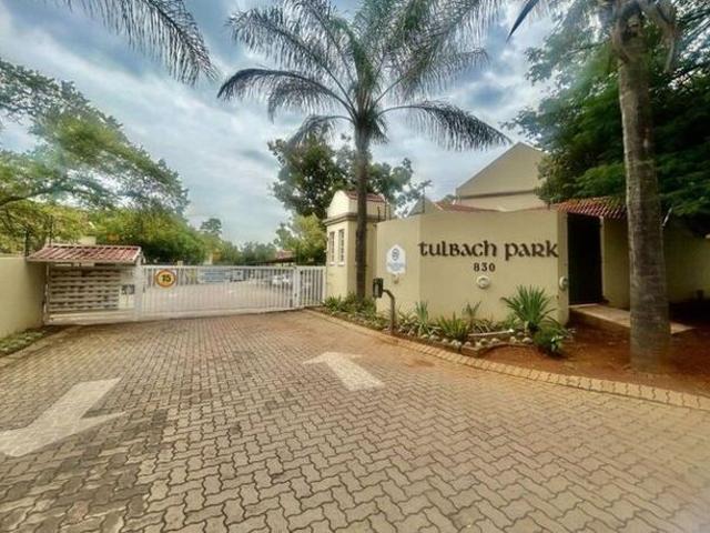 2 Bedroom townhouse sectional to rent in Faerie Glen, Pretoria