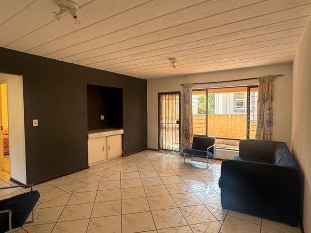 2 Bedroom townhouse sectional to rent in Ferndale, Randburg