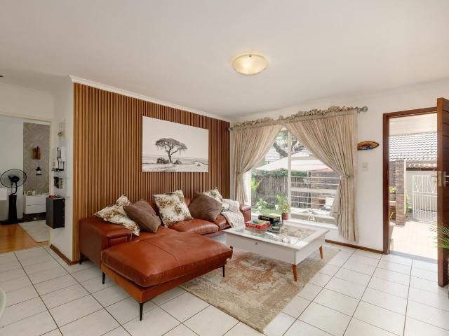 2 Bedroom townhouse sectional to rent in Fourways, Sandton