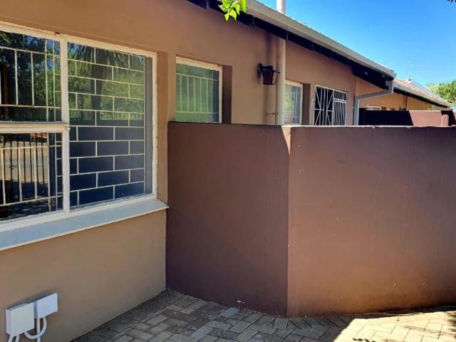 2 Bedroom townhouse sectional to rent in Pellissier, Bloemfontein