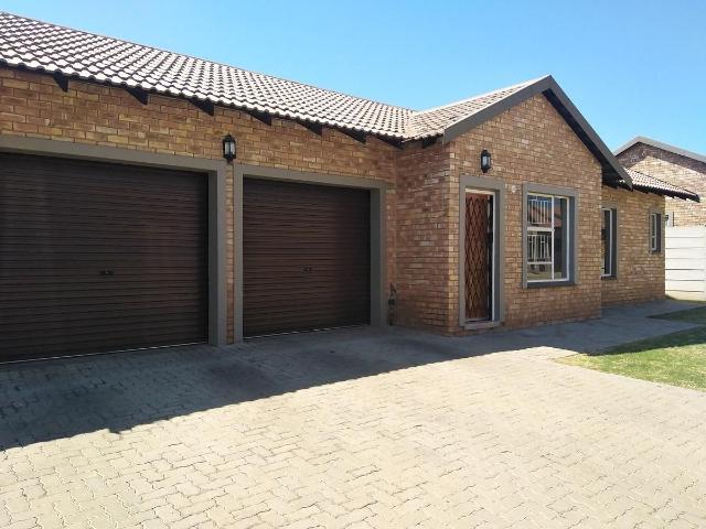 2 Bedroom townhouse sectional to rent in Riversdale, Meyerton