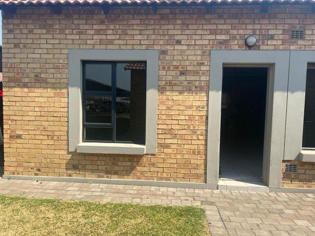 2 Bedroom townhouse sectional to rent in Trichardt, Secunda