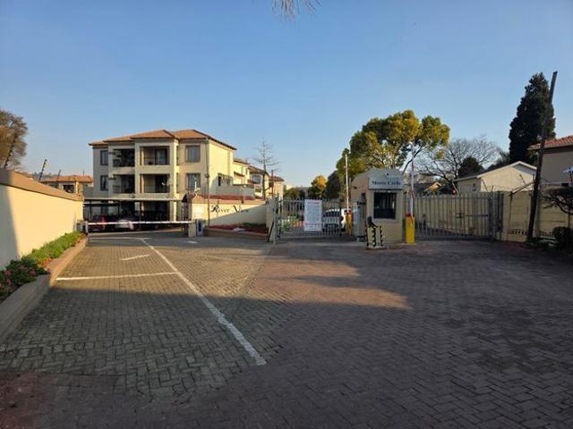 2 Bedroom townhouse sectional to rent in Weltevreden Park, Roodepoort