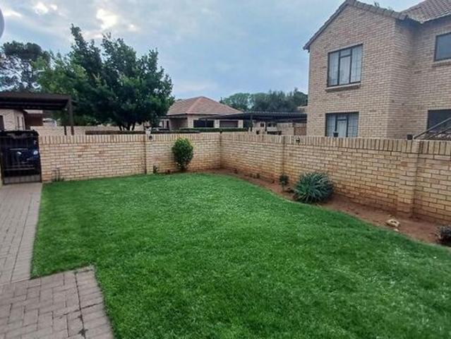 2 Bedroom townhouse sectional to rent in Wilgehof, Bloemfontein