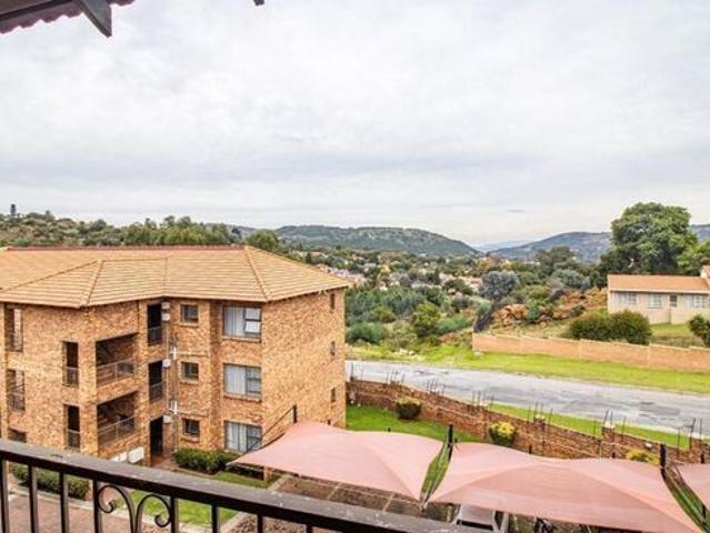 2 Bedroom townhouse sectional to rent in Winchester Hills, Johannesburg
