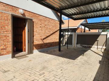 2 Bedroom townhouse sectional to rent in Estoire, Bloemfontein