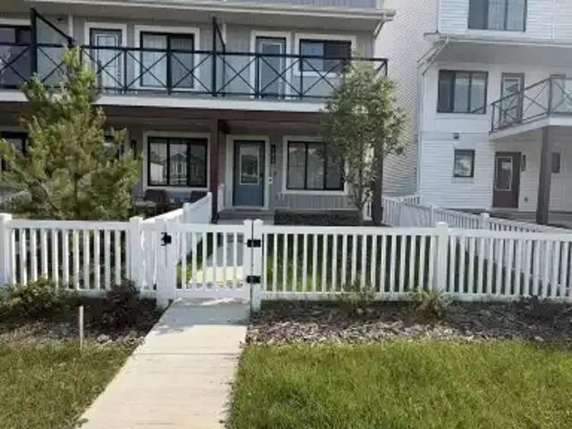 2 Bedroom Townhouse Spruce Grove AB 105047799