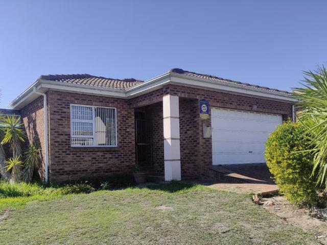 2 Bedroom Townhouse To Let in The Crest