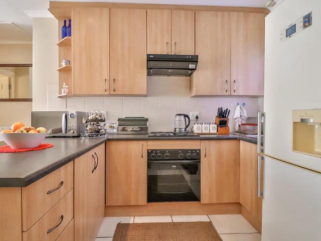 2 Bedroom Townhouse To Let in Walmer Heights