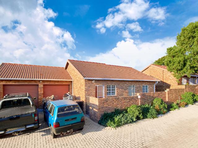 2 Bedroom Townhouse To Let in Wilgeheuwel