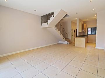 2 Bedroom Townhouse To Let in Bryanston