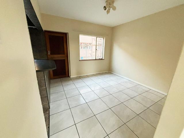 2 Bedroom Townhouse To Let in Cotswold