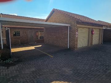 2 Bedroom Townhouse To Let in Erasmus