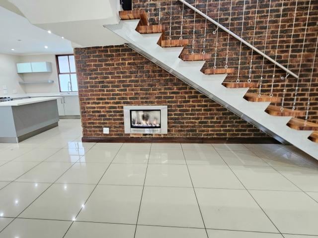 2 Bedroom Townhouse To Let in Fourways