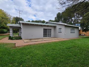 2 Bedroom Townhouse To Let in Glen Donald AH