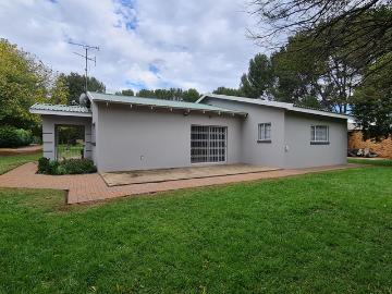 2 Bedroom Townhouse To Let in Glen Donald AH