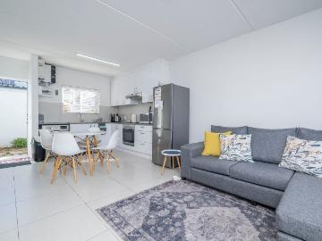 2 Bedroom Townhouse To Let in Honeydew Country Estate